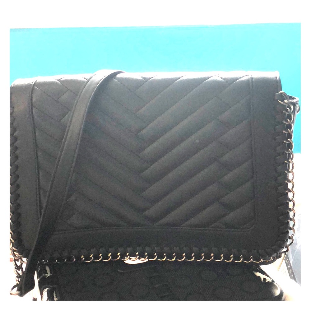 Quilted Bag with Chain Detail